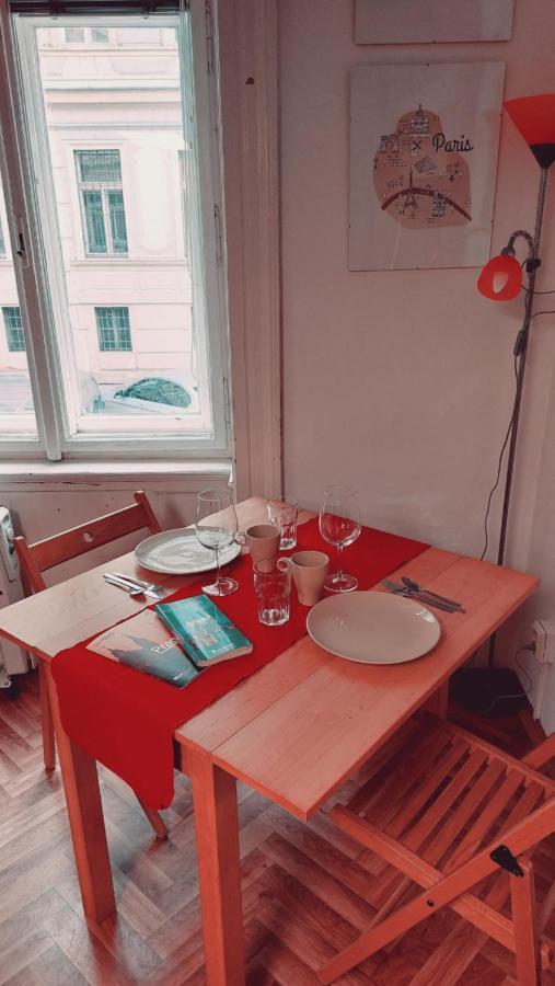 Studio Right In The Centre Apartament Praga
